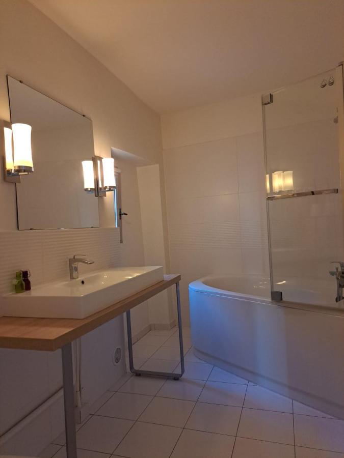 Montclus  Hotel Restaurant Clos Des Sullys מראה חיצוני תמונה
